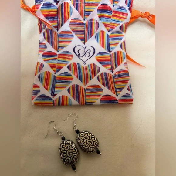 Brighton Earrings with Colorful Heart Pouch - Picture 13 of 14